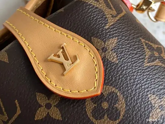 WIS POUCH LOUIS ME VUITTON FOLD 0519